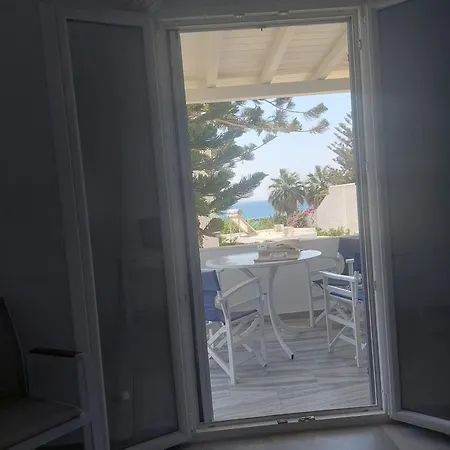 Kikis Dream Refurbished With A Bacony And Sea Views Apartamento